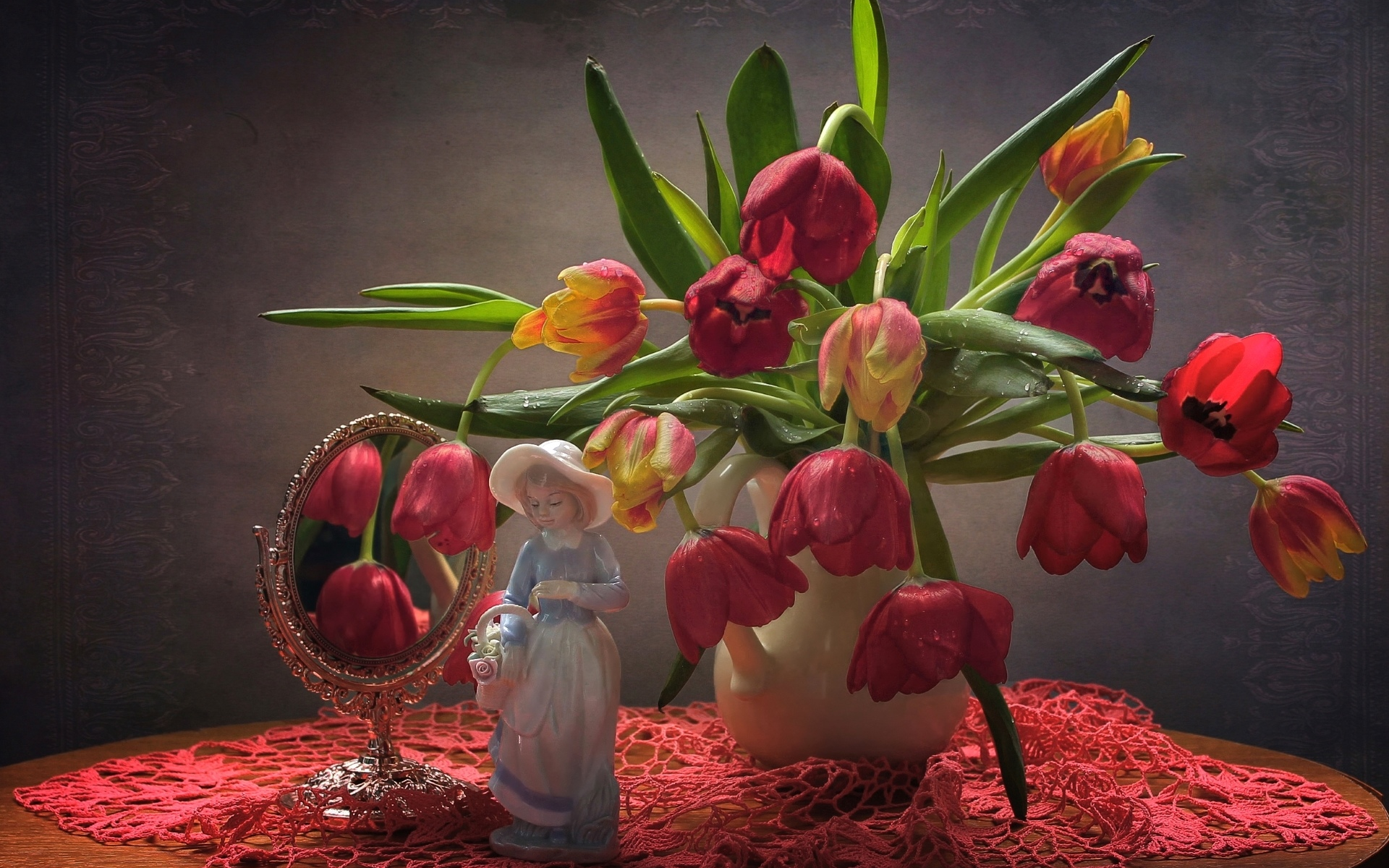 букет, тюльпаны, статуэтка, девочка, зеркало, отражение