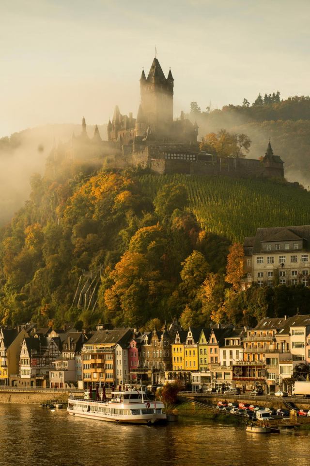 германия, замок, река, город, туман, деревья, дома, осень