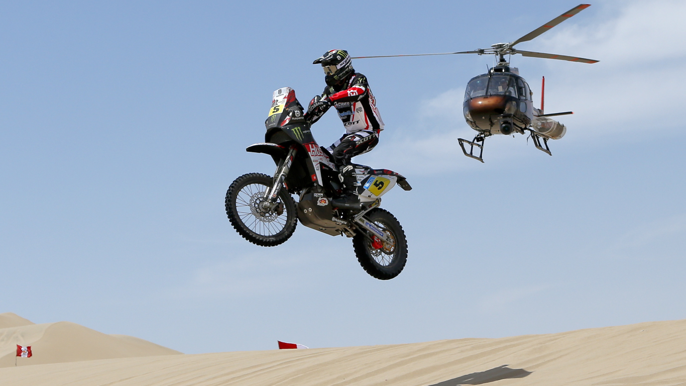 песок, мотоцикл, дакар, вертолет, гонка, зависание