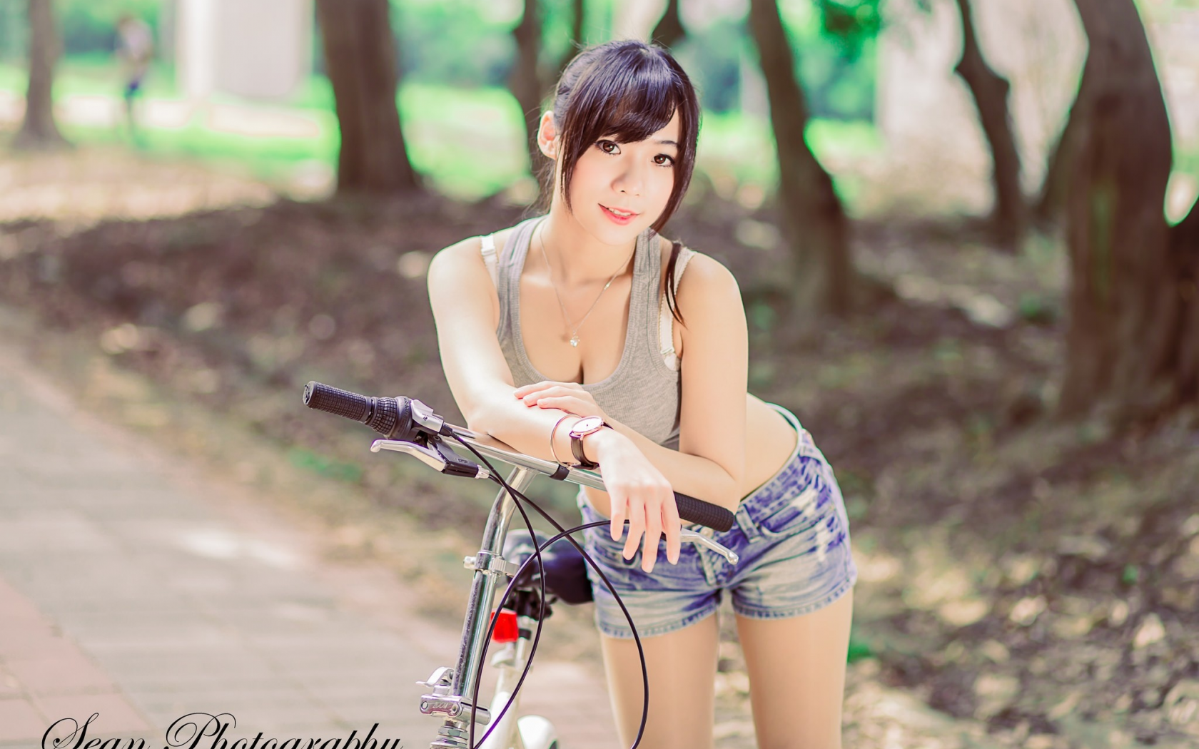 девушка, модель, милая, красивая, стройная, азиатка, велосипед, шорты, майка