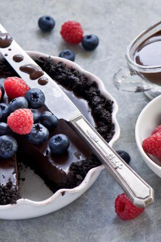 ягоды, малина, нож, шоколадный пирог, голубика, шоколад, пирог