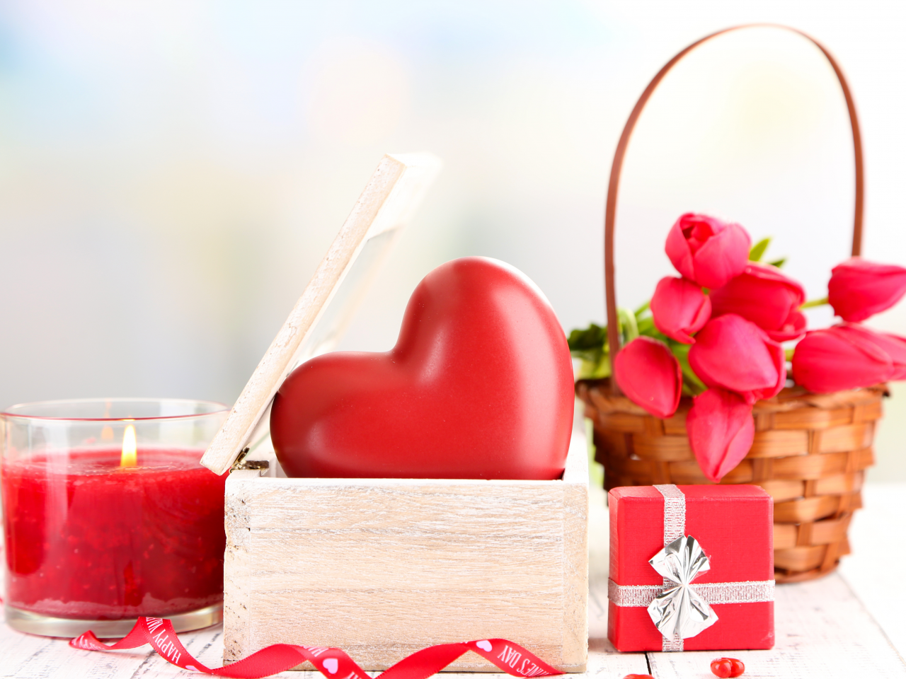 день святого валентина, тюльпаны, свечи, крупным планом, сердце, подарки, корзина