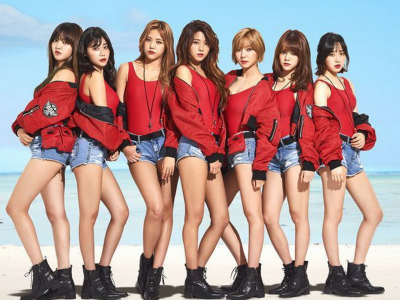 красивые кореянки, семь девушек, ножки, шорты, взгляд