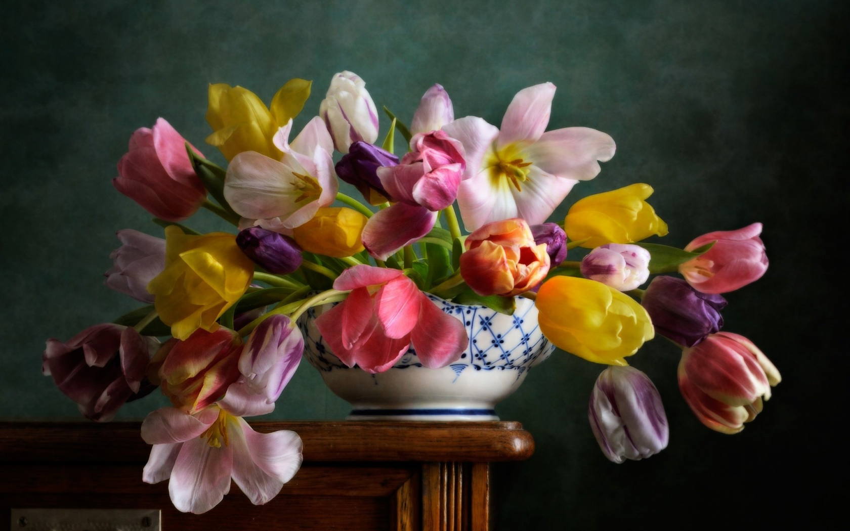 тюльпаны, цветы, столик, ваза
