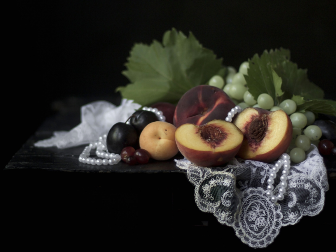 ожерелье, виноград, фрукты, натюрморт, абрикос, сливы, персик