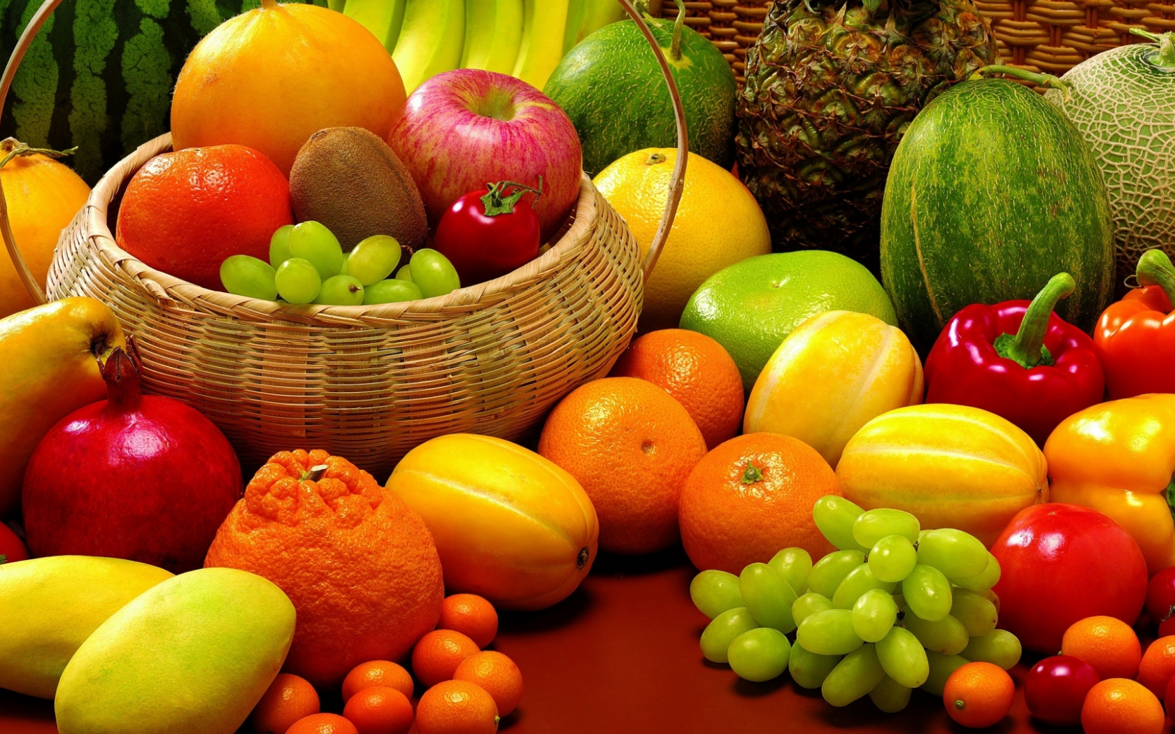 фрукты, ассорти, ананас, дыня, виноград, апельсин, мандарин, киви, яблоки, корзинка