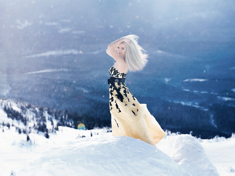 зима, девушка, свет, снег, горы, поза, настроение, ситуация, платье, воздух, блондинка