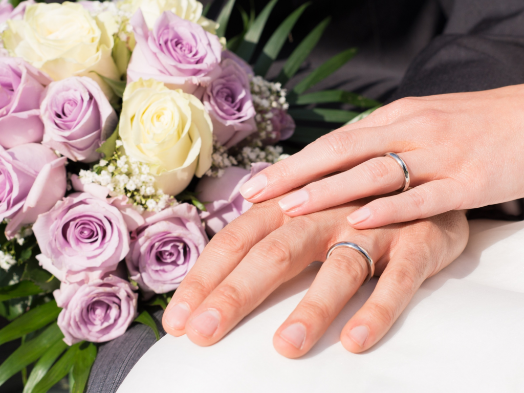 hands, wedding, bouquet, розы, любовь, кольца, букет, руки, свадьба