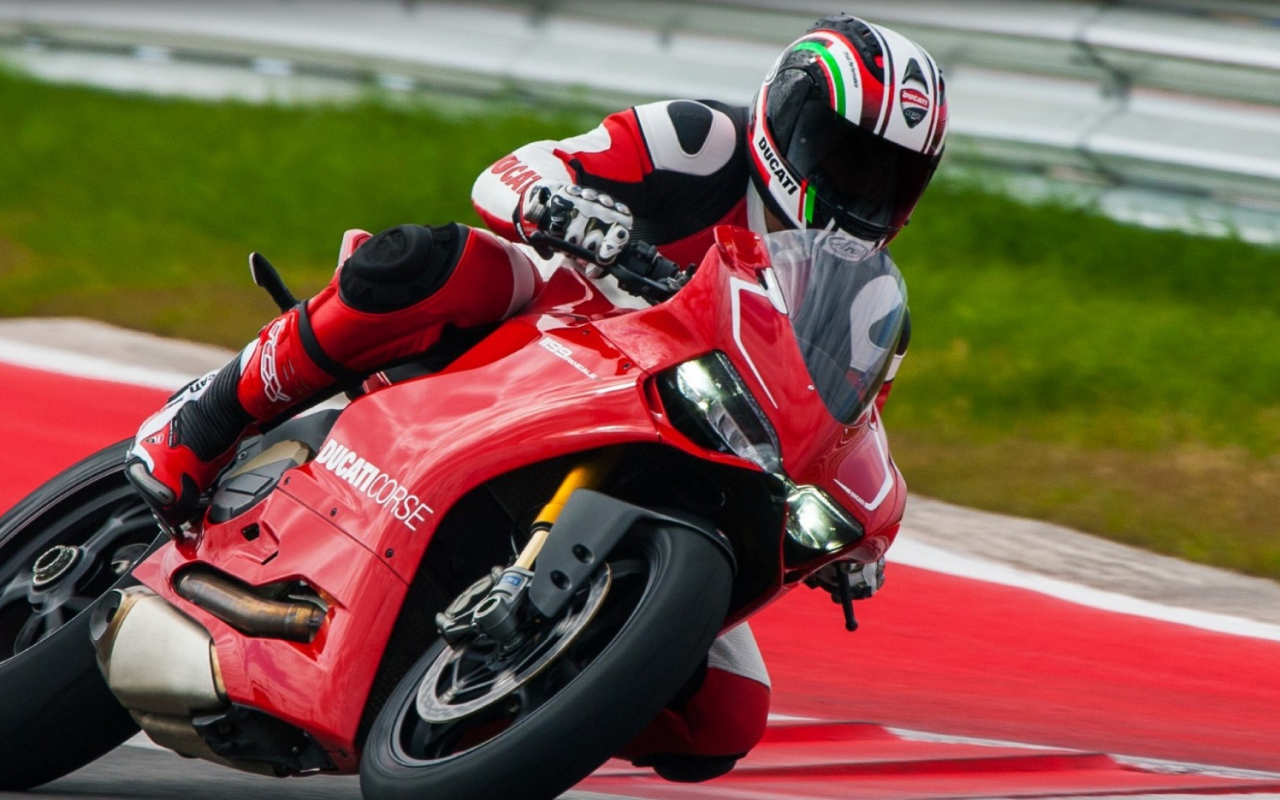 ducati, 1199, panigale r, мотоциклист, движение