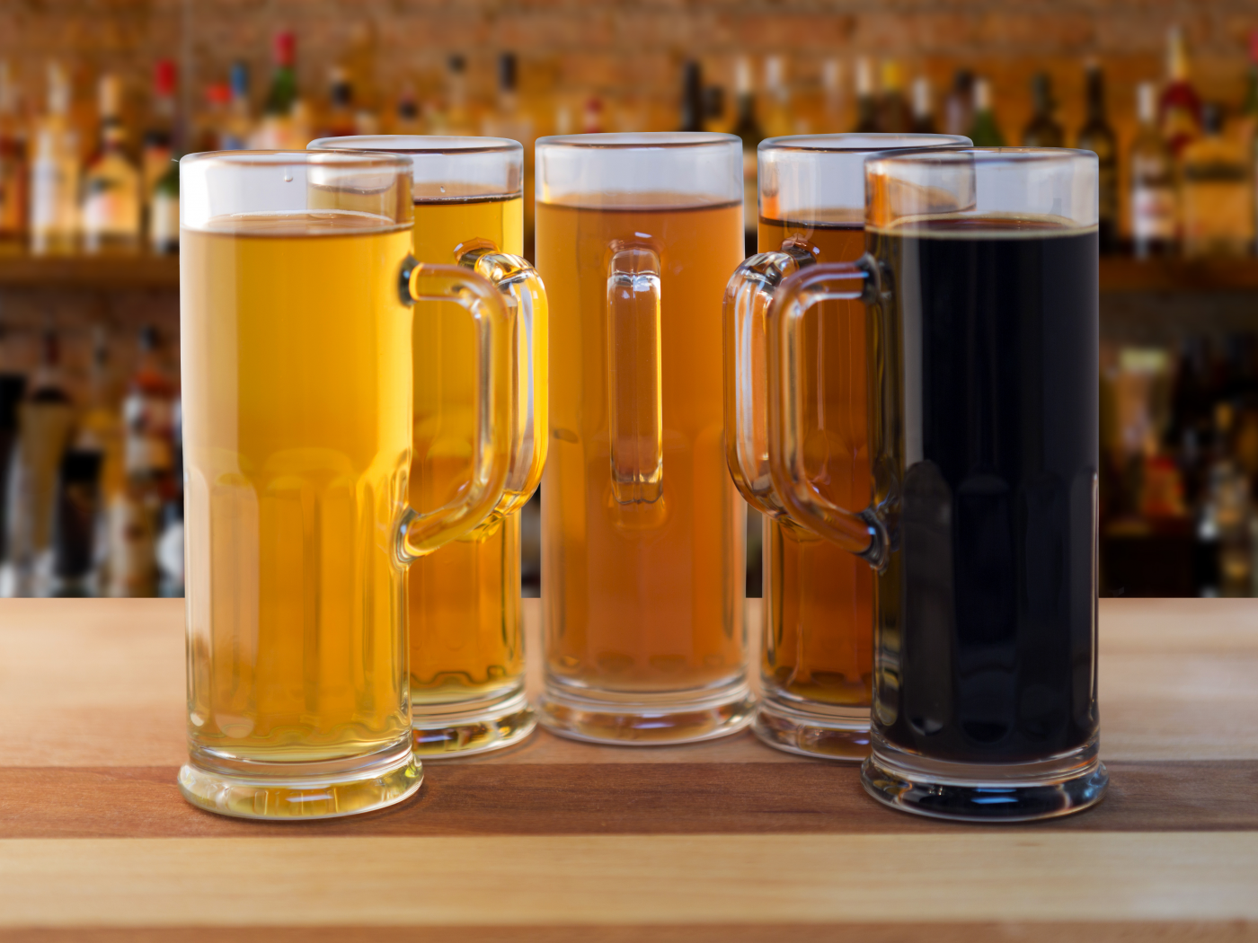 пиво, темное, светлое, beer, dark, light, diferent, bar, room, wood, table, main, room, read, bira, nice, wide