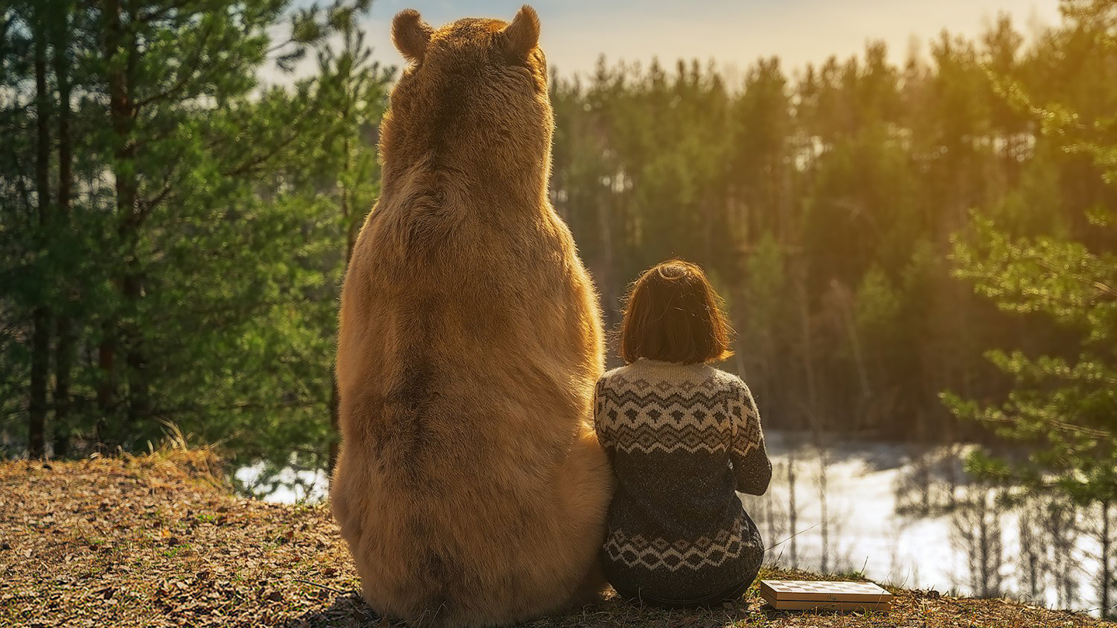 утро в россии, девушка, медведь, back, арт, smile, party, girl, bear, ass, art, sun, summer, white, forest, see, wide