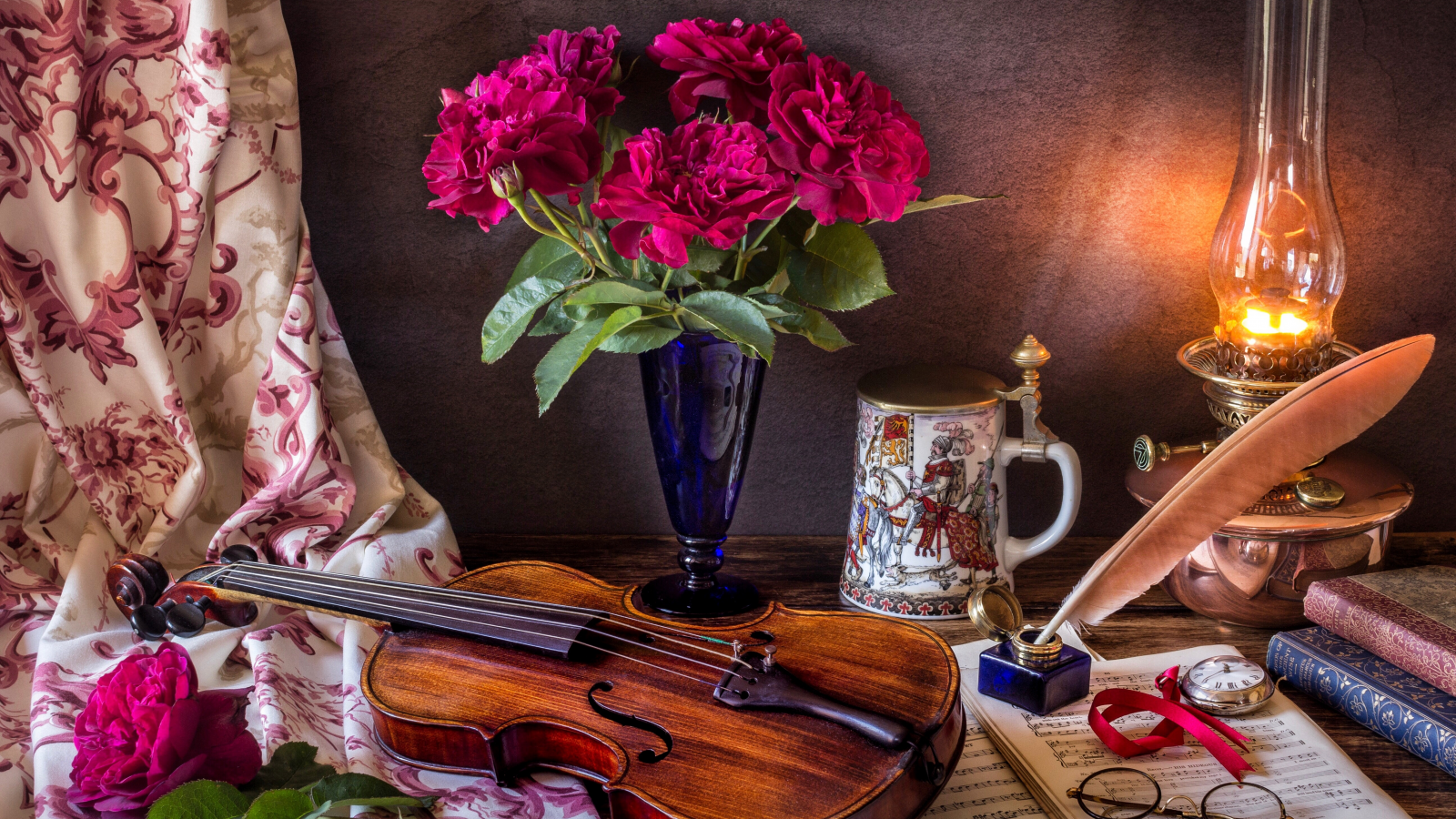 кабинет, скрипка, розы, керосиновая лампа, ноты, cabinet, violin, roses, kerosene lamp, notes, study, library, old, room, environment, retro, nice, wood, library, table, wide, book, books, read, table, read, wide