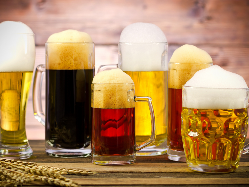 пиво, темное, светлое, beer, dark, light, diferent, bar, room, nice, environment, wood, table, main, room, read, bira, nice, wide