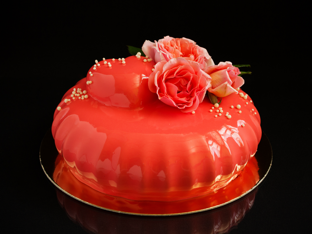 торт, тортик, розы, комната, cake, cakes, pink, red, roses, sweets, nice, environment, black, table, main, read, vine, see, nice, wide