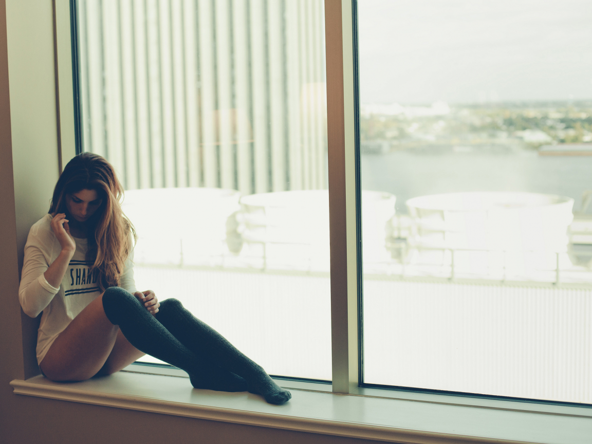 девушка, окно, комната, girl, window, room, brown, dress, short, white, front, windows, solar, dark, drop, lips, eyes, see, nice, sky, wide