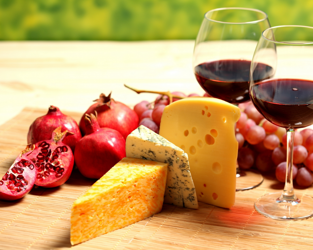 вино, сыр, виноград, гранат, cheese, grapes, wine, red, garnet, room, nice, environment, wood, table, main, room, book, read, vine, see, up, nice, wide