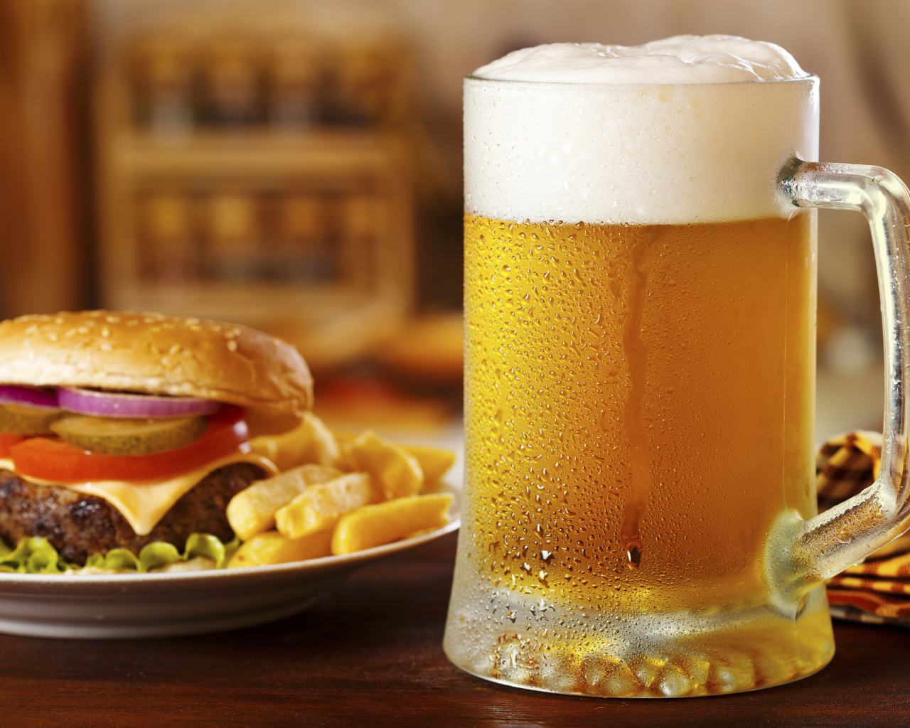пиво, светлое, бутерброд, гамбургер, beer, light, choice, sandwich, hamburger, bar, room, wood, table, main, drink, room, read, bira, nice, wide