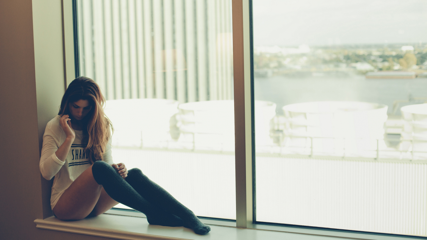 девушка, окно, комната, girl, window, room, brown, dress, short, white, front, windows, solar, dark, drop, lips, eyes, see, nice, sky, wide