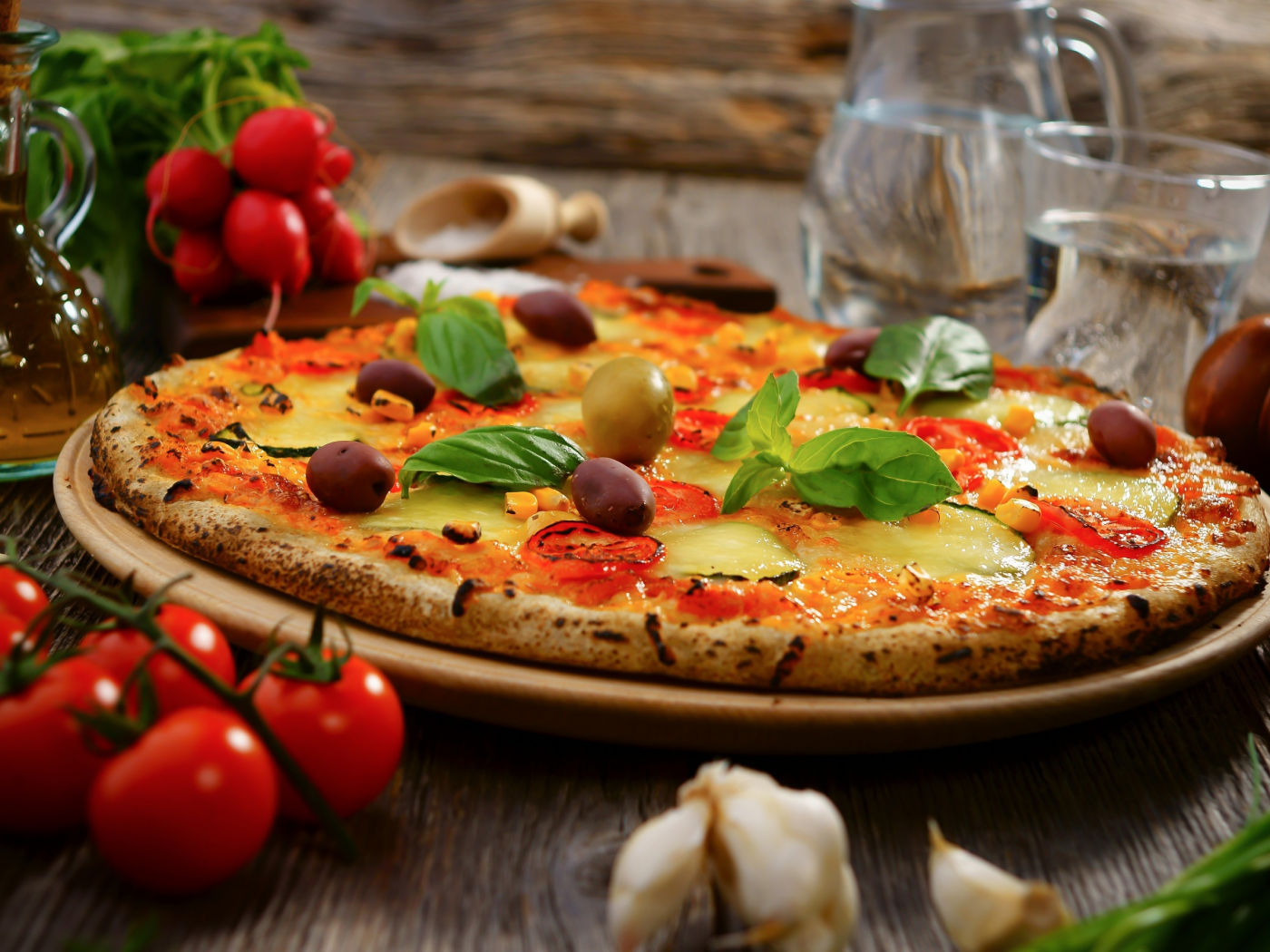 пицца, редис, чеснок, вода, помидоры, оливки