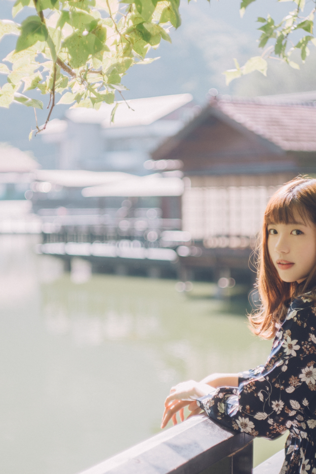 девушка, girl, sexy, секси, модель, asian, азиатка, water, вода, river, река, листья, leaves