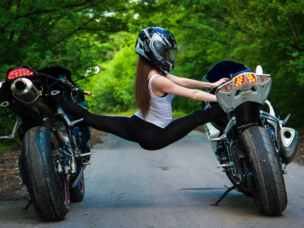 девушка, шпагат, спорт, мото, girl, sport, moto, splits, bike, splits, dress, black, short, front, star, solar, drop, lips, eyes, nice, sky, nice, street, road, wide