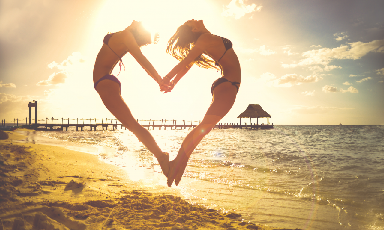 девушки, прыжок, сердце, пляж, girls, jump, heart, beach, sun, solar, light, summer, see, nice, wide