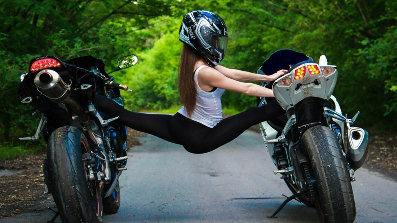 девушка, шпагат, спорт, мото, girl, sport, moto, splits, bike, splits, dress, black, short, front, star, solar, drop, lips, eyes, nice, sky, nice, street, road, wide