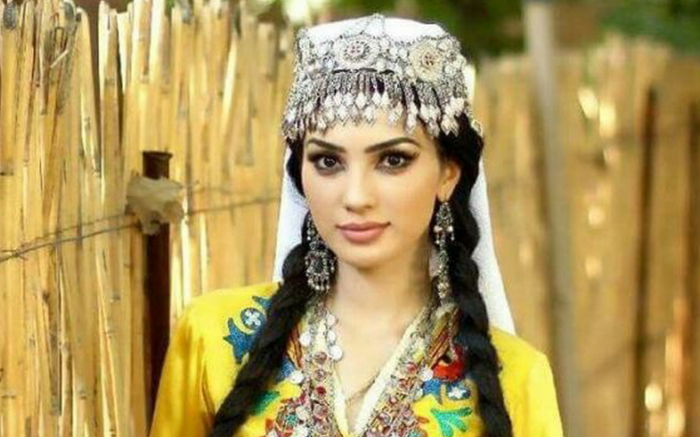 таджикская красавица, девушка, взгляд, скромность, черные глаза