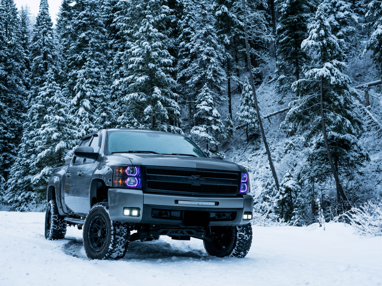 автомобиль, шевроле, сильверадо, лес, зима, chevrolet, silverado, pickup, front, blue, forest, road, winter, musclecar, power, car, sun, sky, summer, see, indusrial, dark, nice, wide