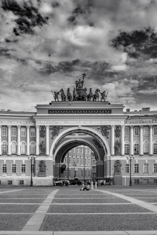 петербург, дворцовая площадь, арка главного штаба, чёрно белый