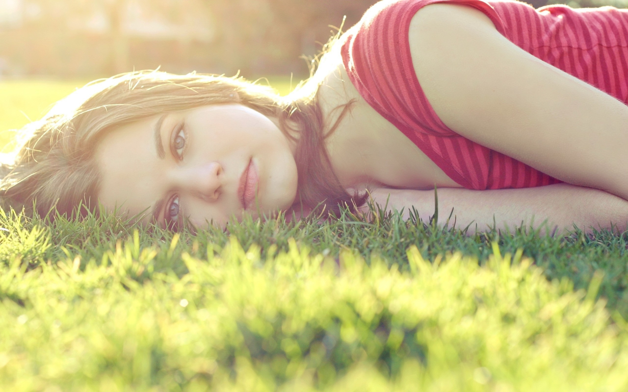 красивая, девушка, лежит, на траве