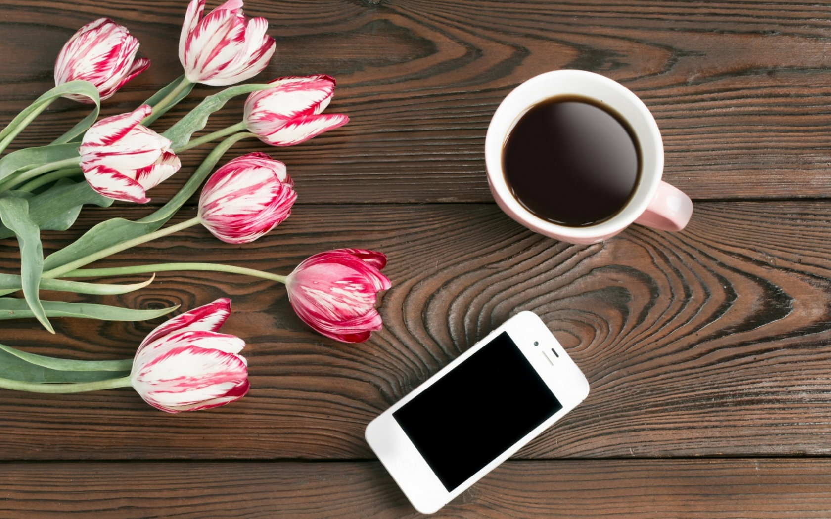 цветы, кофе, смартфон