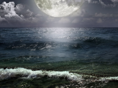 море, луна