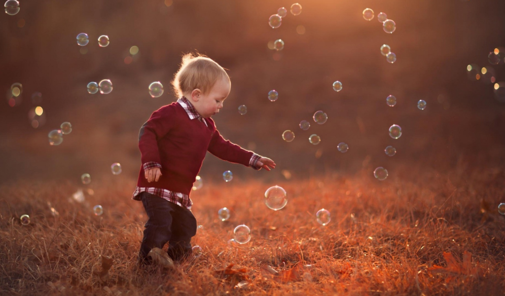 ребёнок, мыльные пузыри