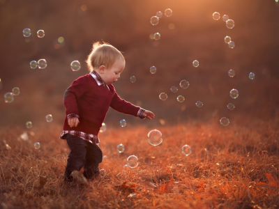 ребёнок, мыльные пузыри