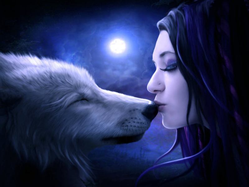 девушка, волк, поцелуй при луне