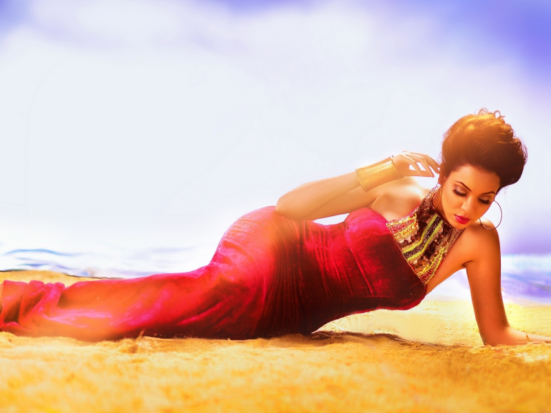 malvika rallan, песок, красное платье, девушка, модель