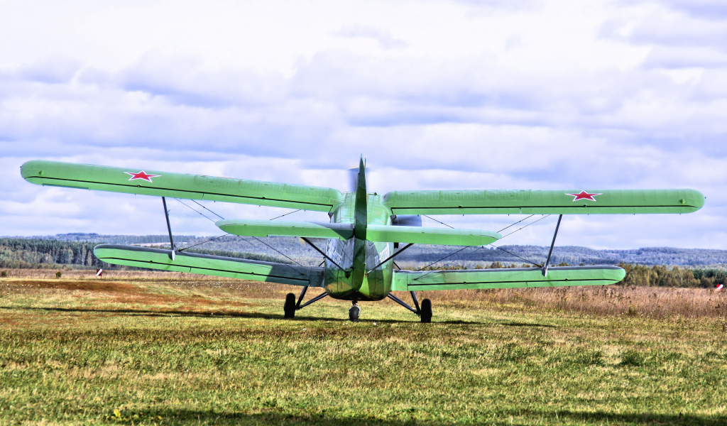 ан2, биплан, кукурузник, поле