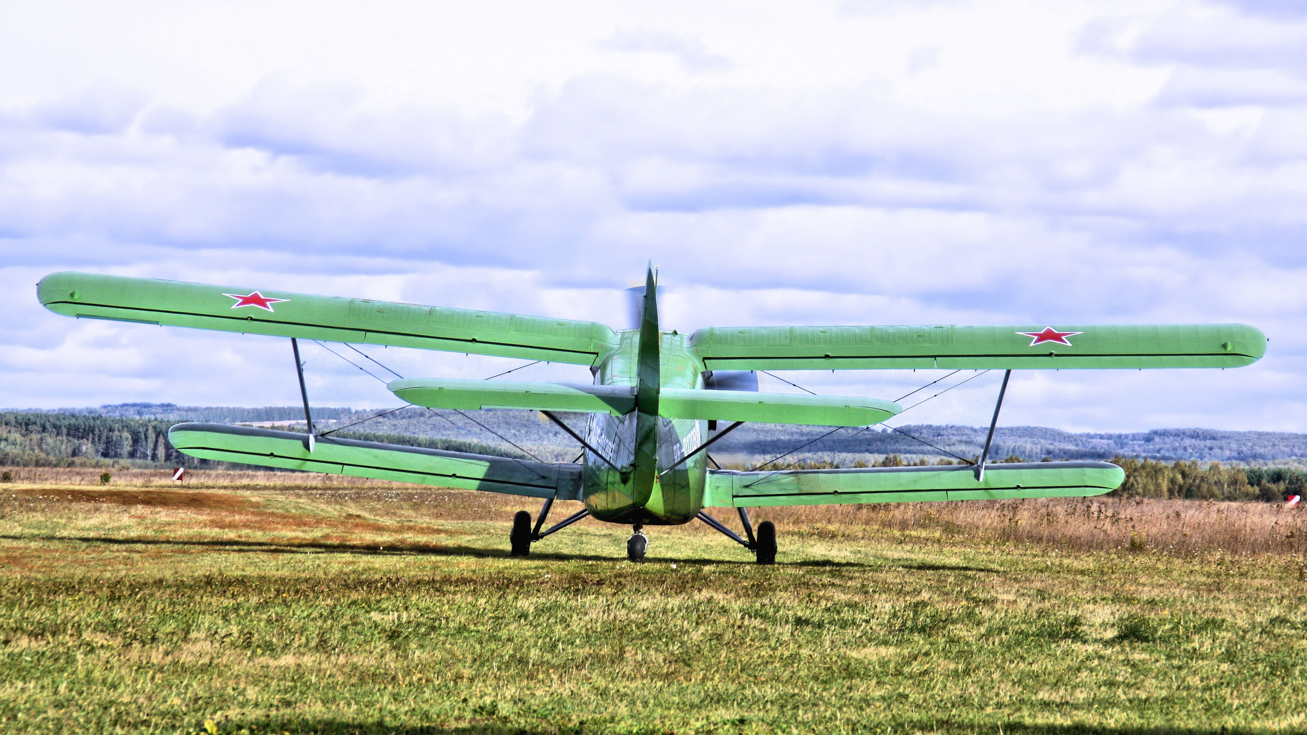 ан2, биплан, кукурузник, поле