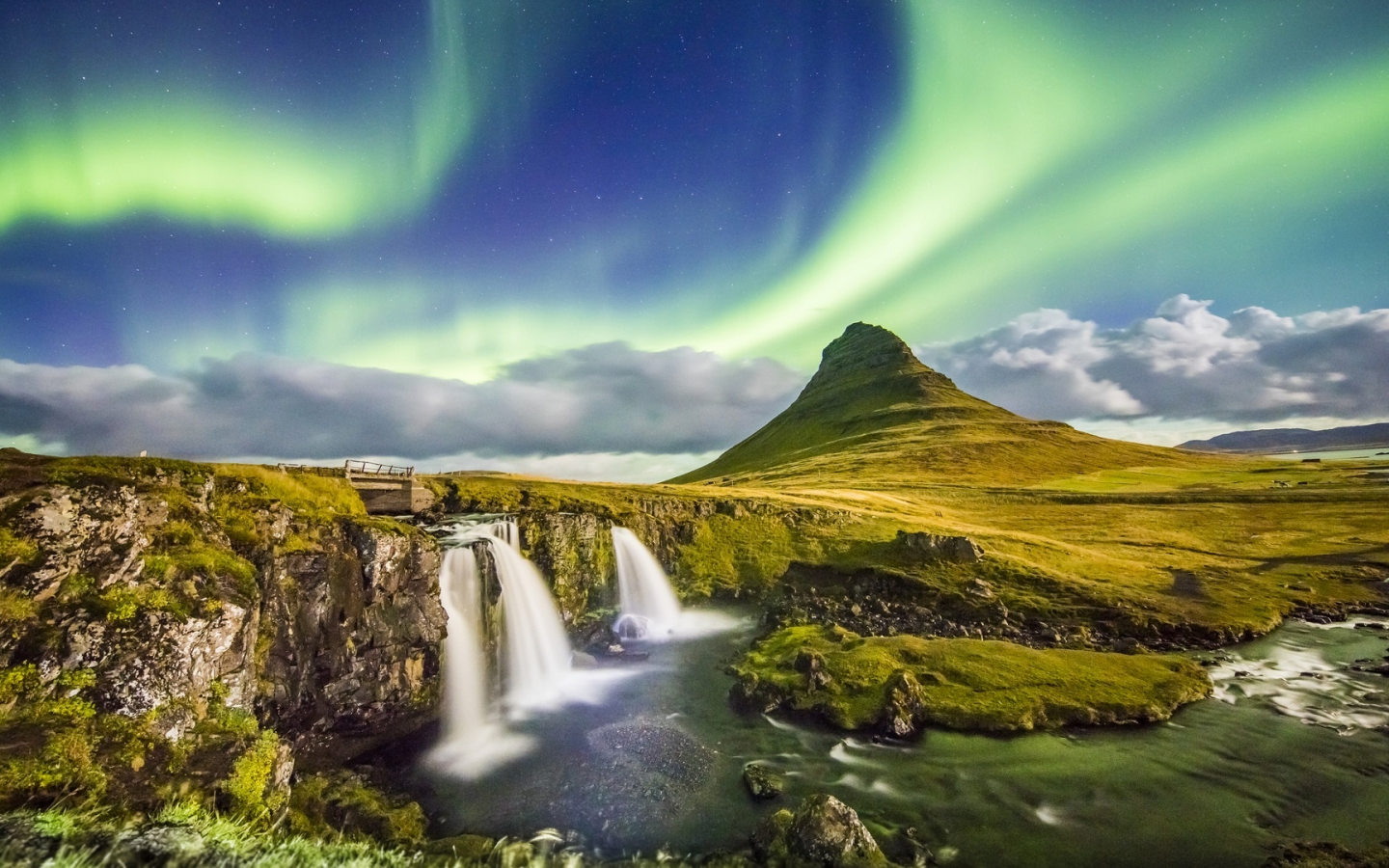 природа, исландия, горы, скалы, водопад, северное сияние