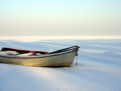 зима, снег, лодка