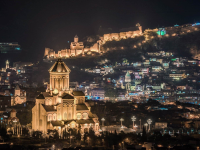 тбилиси, грузия, вечер