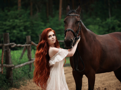 девушка рыжая, взгляд, с лошадью