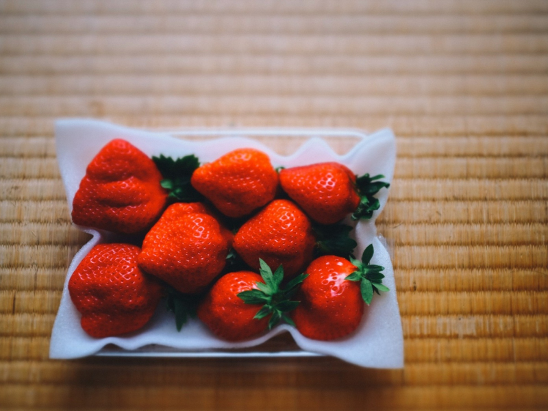 strawberry, berry, dish, table