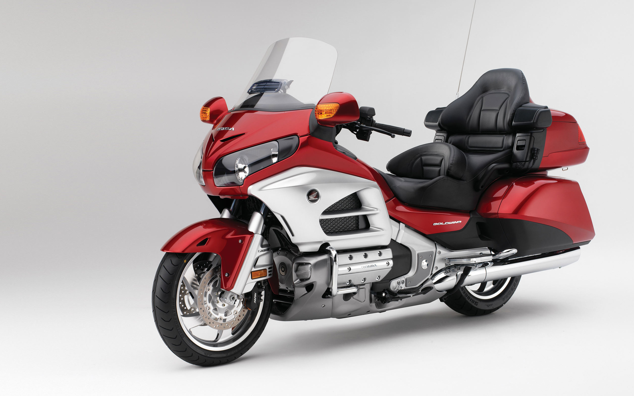 Мотоцикл honda gold wing. Honda gl1800 Gold Wing. Хонда Голд Винг 1800. Мотоцикл Honda Goldwing 1800. Honda Gold Wing 1800.