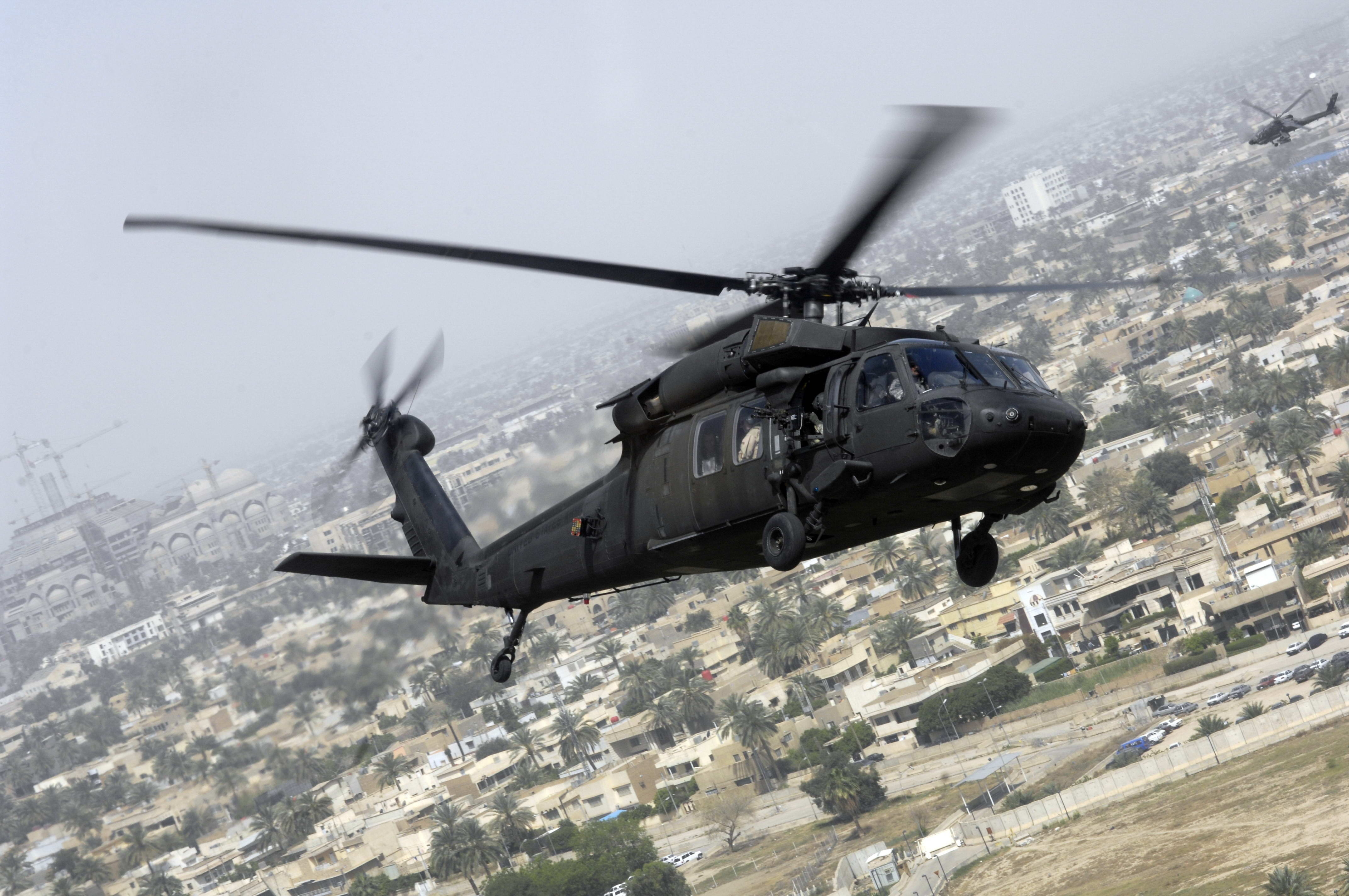 Вертолет uh 60 black hawk. Вертолёт uh-60 Black Hawk. Sikorsky uh-60 Black Hawk. Sikorsky uh-60 Black Hawk вертолёты США. Uh-60 Black Hawk "черный.