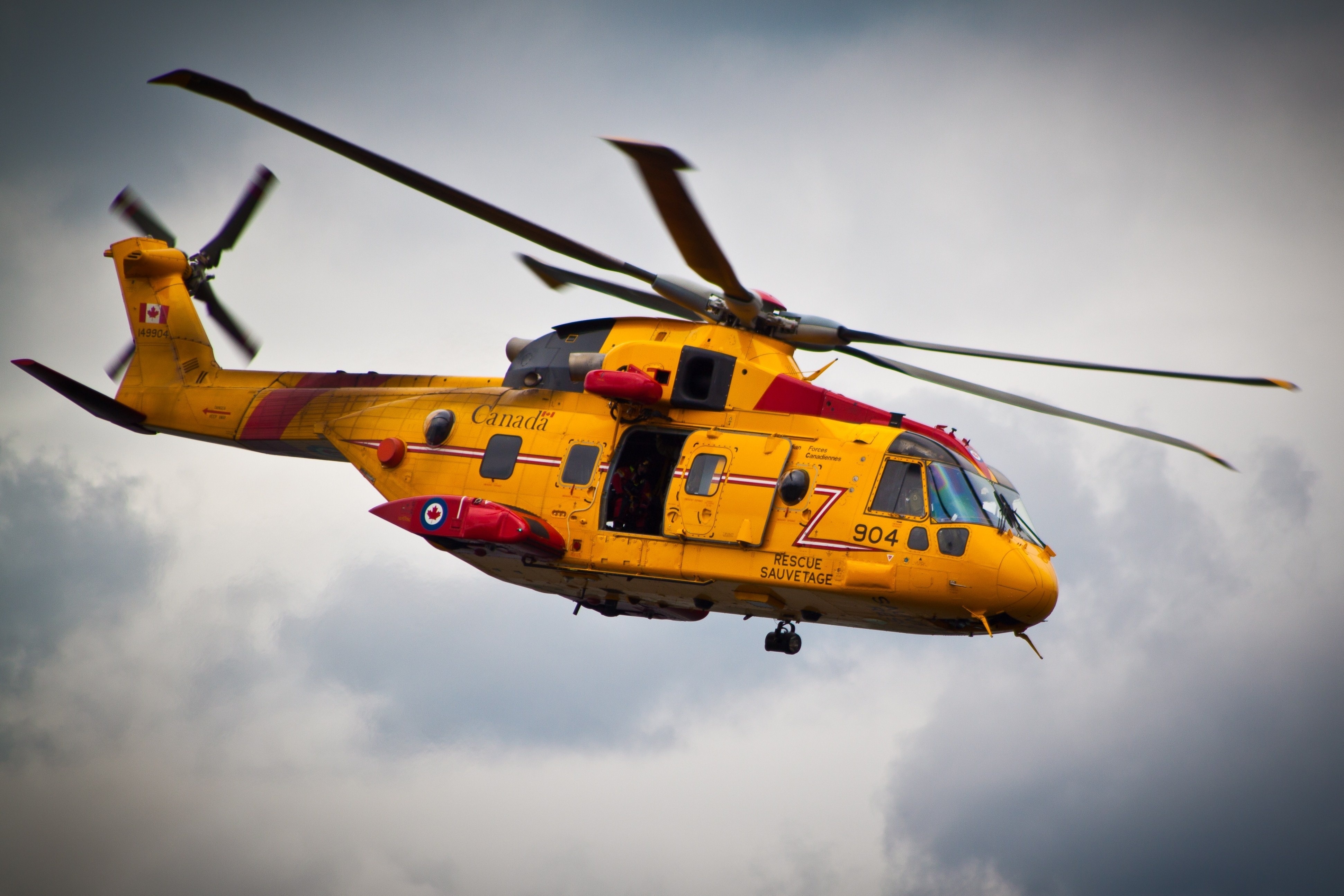 Вертолеты вчера. Вертолеты Eurocopter Tiger. Поисково спасательный вертолет as 565 MB Panther. So.1221 Djinn вертолет. Желтый вертолет.