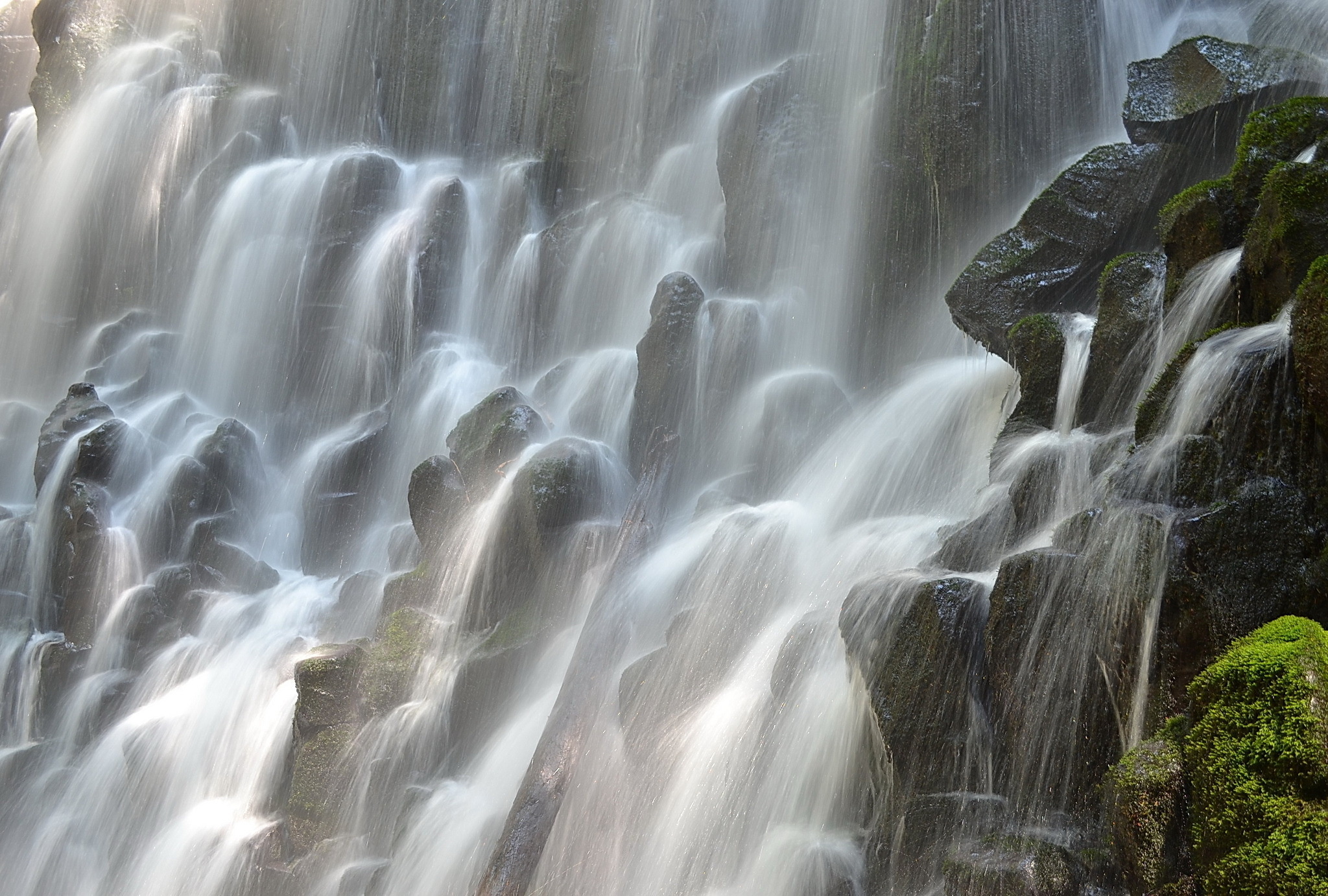 Падающие водопады. Водопад Рамона. Водопад Рамона Орегон. Чашеобразный водопад. Блоковый водопад.