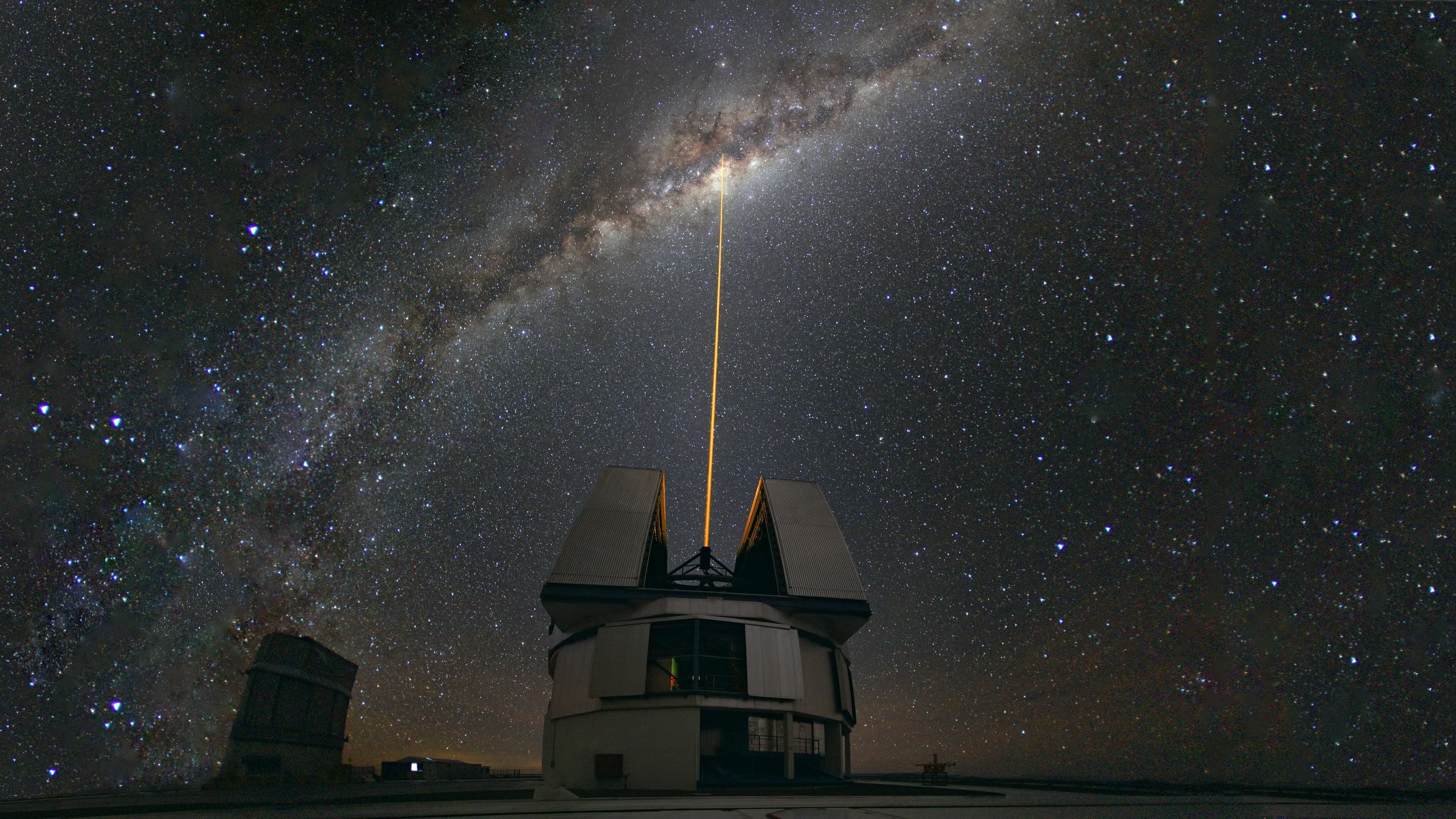 Звездное небо в телескоп. Млечный путь обсерватория. Обсерватория в Чили. Чили Космическая обсерватория. Космос Галактика Млечный путь.