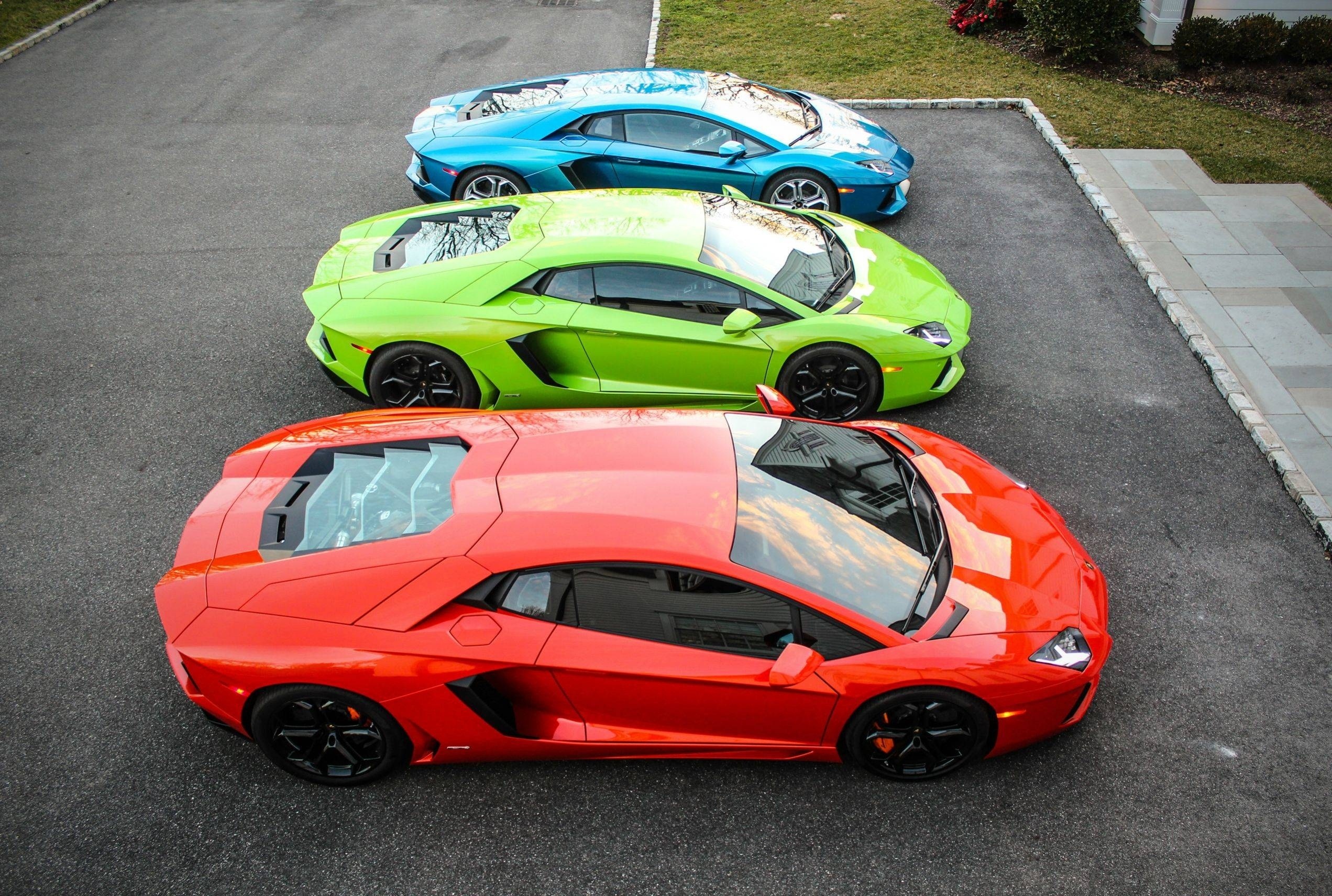 Много картинок машин. Lamborghini Aventador lp700-4 красный. Lamborghini Aventador lp700-4 гоночная. Lamborghini Aventador lp700 Blue. Lamborghini Aventador Green.
